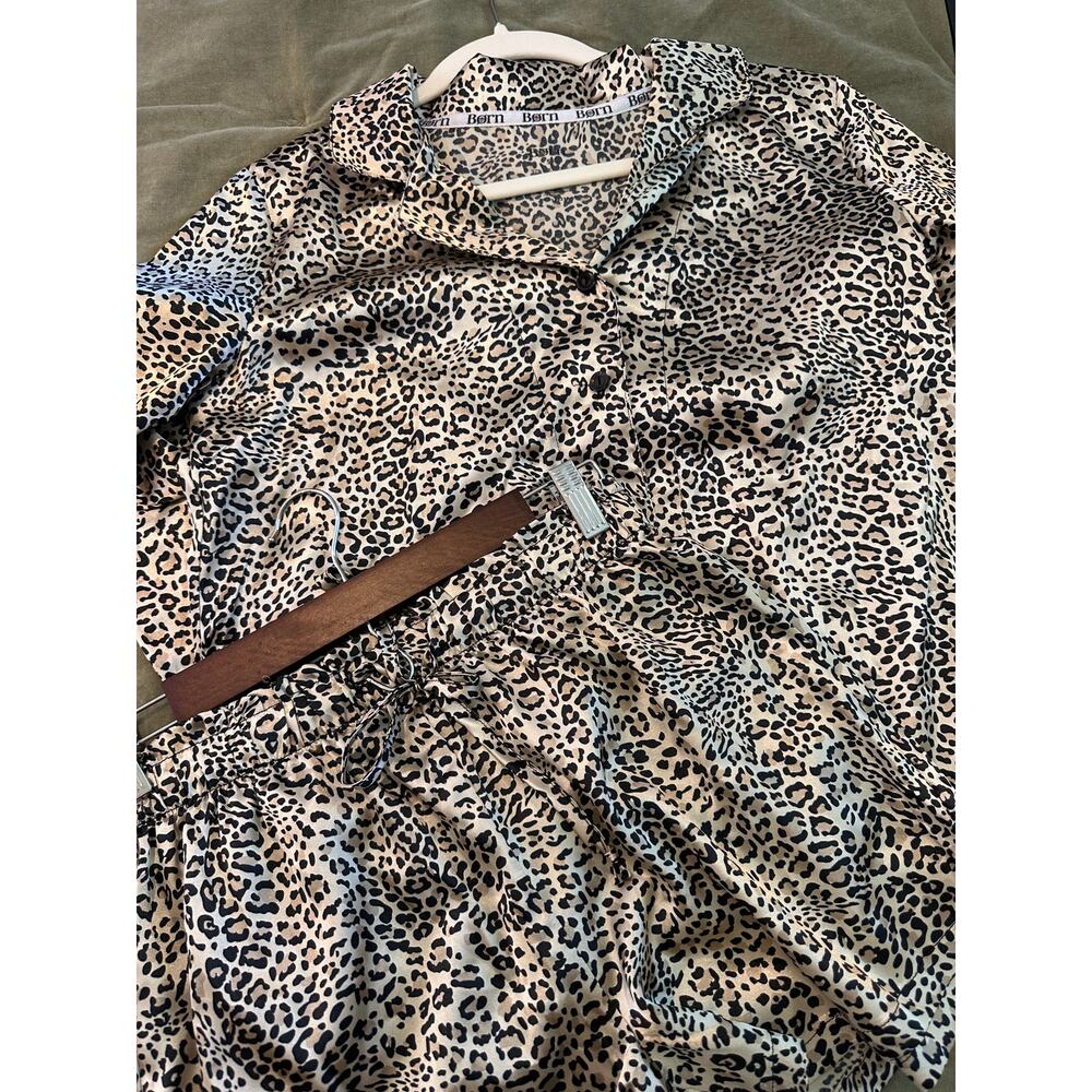 BORN PJ SET LS Button Up with Shors Leopard Silky Blend Small - Picture 4 of 5
